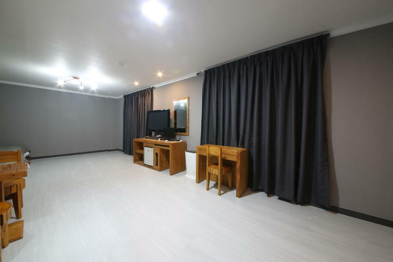 Gung Hotel Чонджу Экстерьер фото